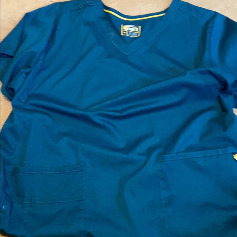 Nursing scrub top